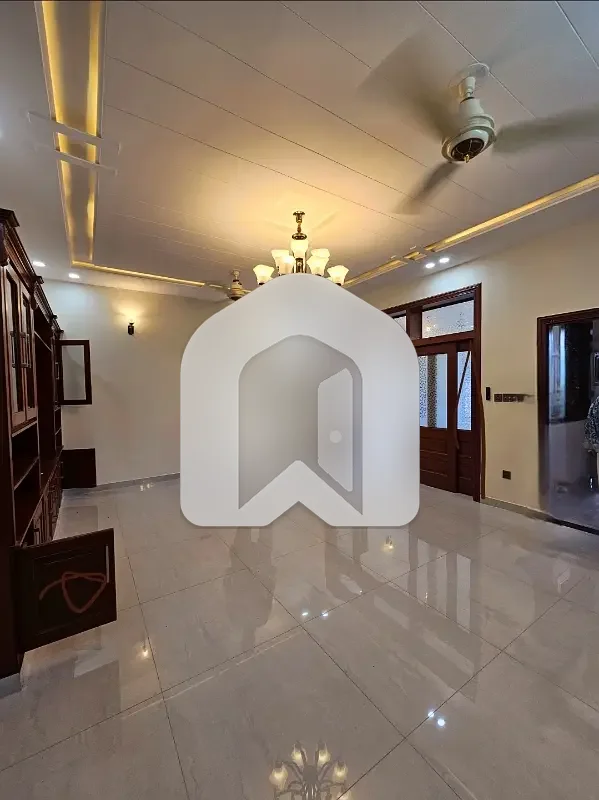 10 Marla Tile Flooring Ground Floor Prime Location Near Market & Kashmir Highway G13/1, photo 7