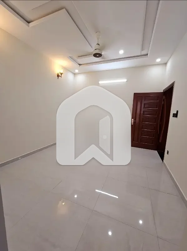 10 Marla Tile Flooring Ground Floor Prime Location Near Market & Kashmir Highway G13/1, photo 8