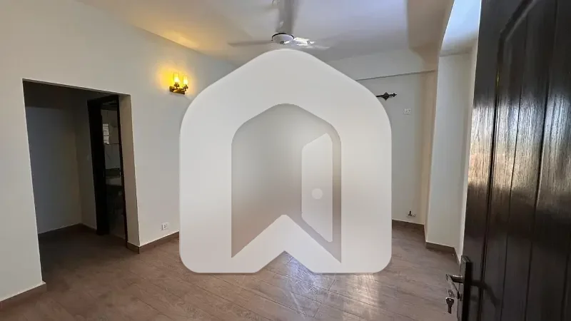 Three Bedrooms Apartment Available For Rent, photo 18
