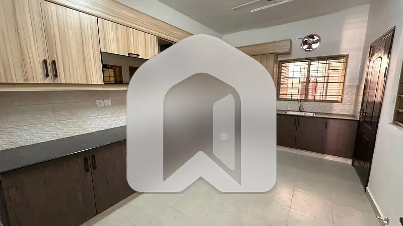 Three Bedrooms Apartment Available For Rent, photo 2