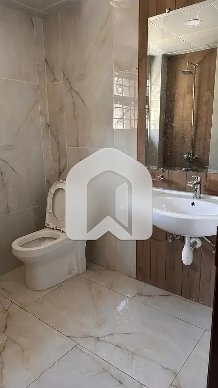 Three Bedrooms Apartment Available For Rent, photo 15