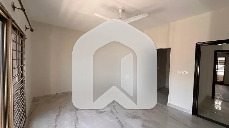 Three Bedrooms Apartment Available For Rent, photo 17