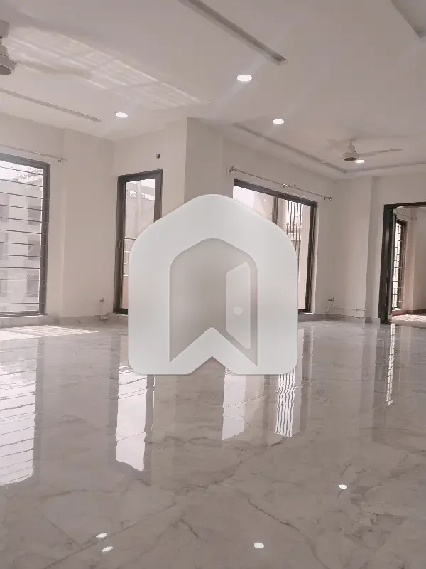 Four Bedrooms Brand New Appartment Available For Rent, photo 30