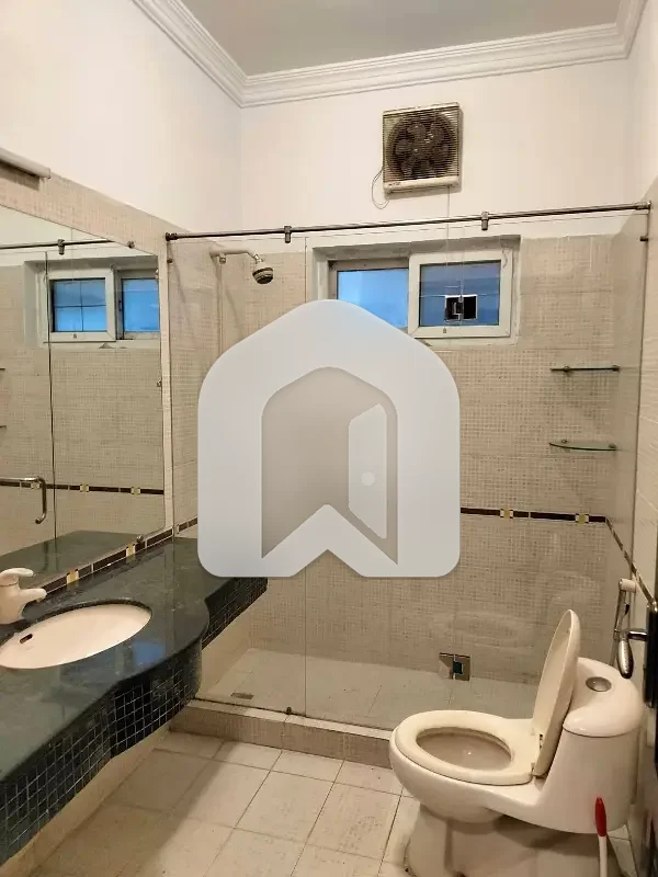 Upper Portion 3 Bedrooms & 3 Bathrooms DD TV Lounge & Kitchen, photo 3
