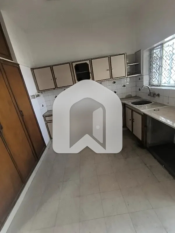 Beautiful Upper Portion Available For Rent In G-9, photo 9