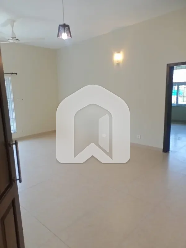 Portion 3 Bedrooms And 3 Bathrooms DD TV Lounge Kitchen For Rent, photo 6
