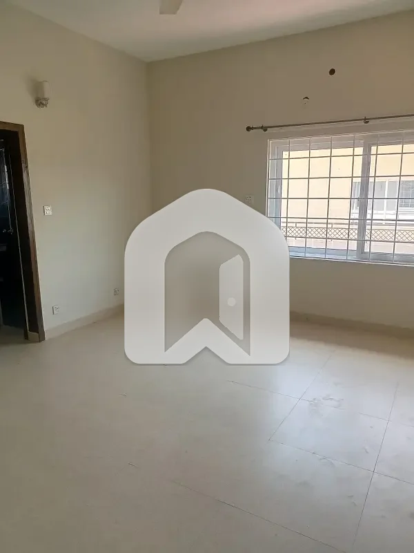 Portion 3 Bedrooms And 3 Bathrooms DD TV Lounge Kitchen For Rent