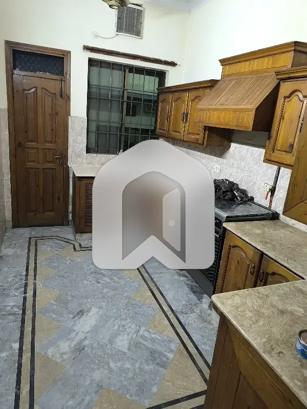 Portion 3 Bedrooms & 3 Bathrooms DD TV Lounge Kitchen, photo 3