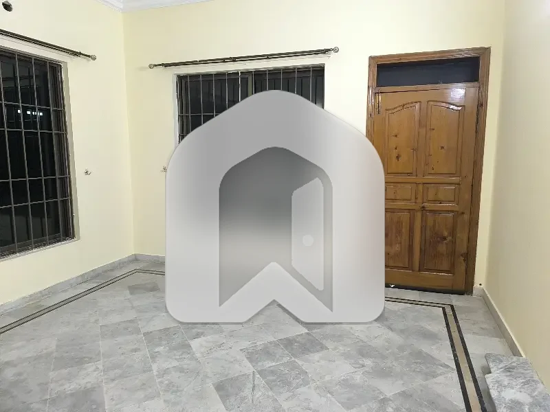 Portion 3 Bedrooms & 3 Bathrooms DD TV Lounge Kitchen, photo 8