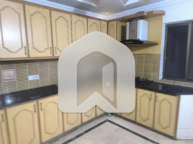 3 Bedrooms & 3 Bathrooms DD TV Lounge Kitchen, photo 7