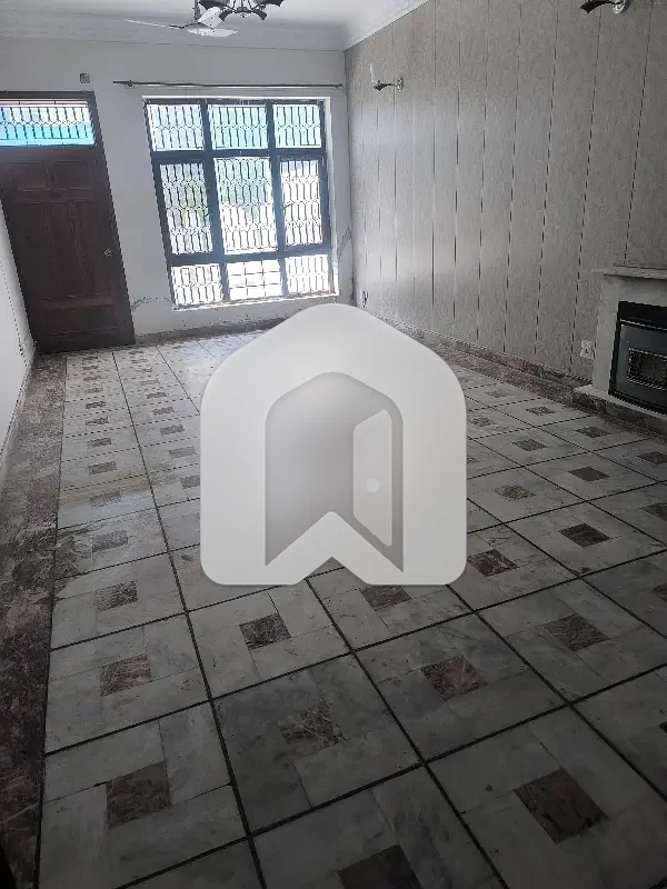 3 Bedrooms And 3 Bathrooms DD TV Lounge Kitchen, photo 10