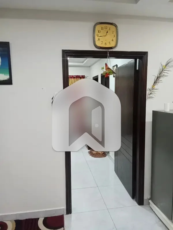 Royal Mall One Bed Furnished Apartment Available For Rent Sector C, photo 8