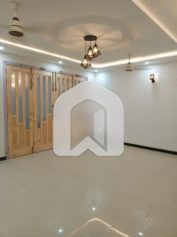 Brand New ist & top floor for Rent, photo 2