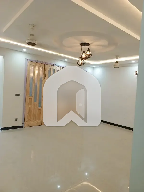Brand New ist & top floor for Rent, photo 3