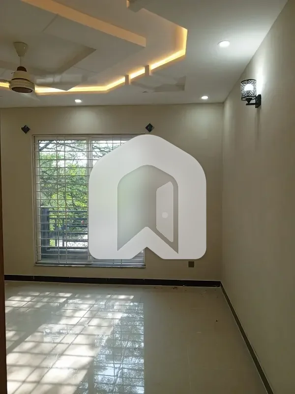 Brand New ist & top floor for Rent, photo 7