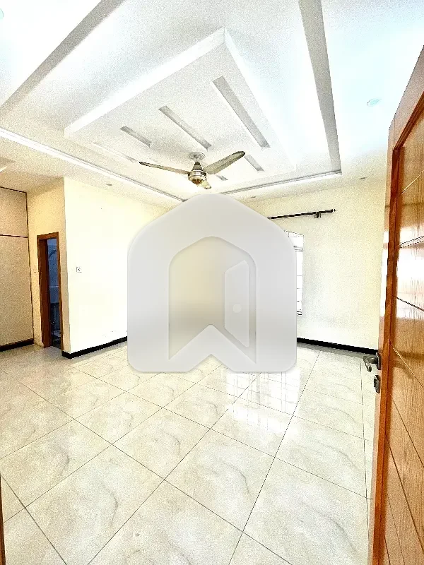 12 Marla Brand New Upper Portion For Rent In Jinnah Garden