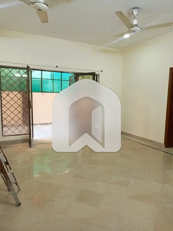 Beautiful Ground Portion G-11 For Rent, photo 18