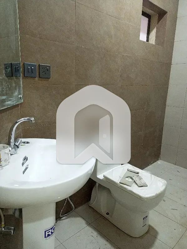 Beautiful Ground Portion G-11 For Rent, photo 8