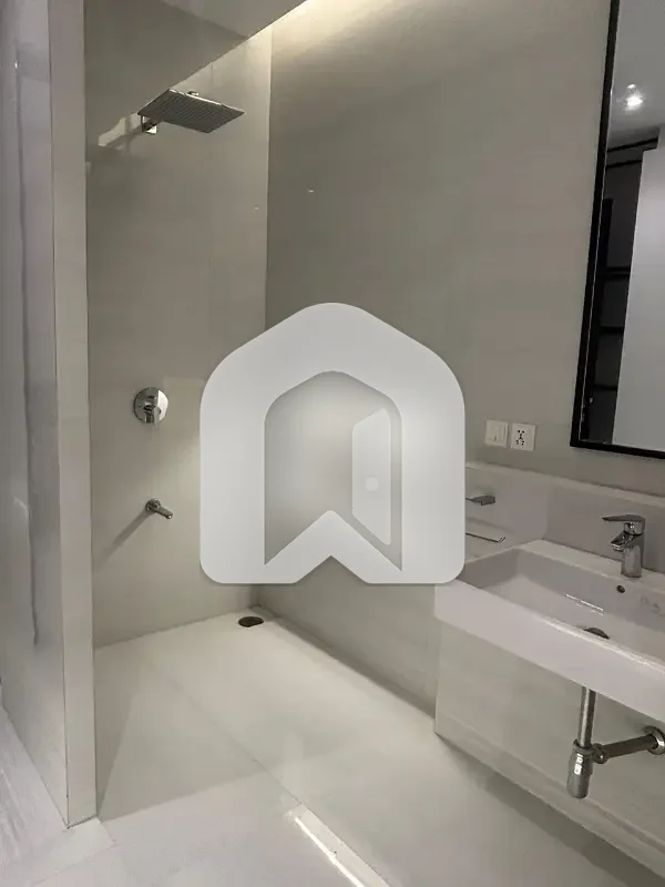 Brand New Fully Furnished Luxurious Lower Ground Portion With Natural Sunlight, photo 10