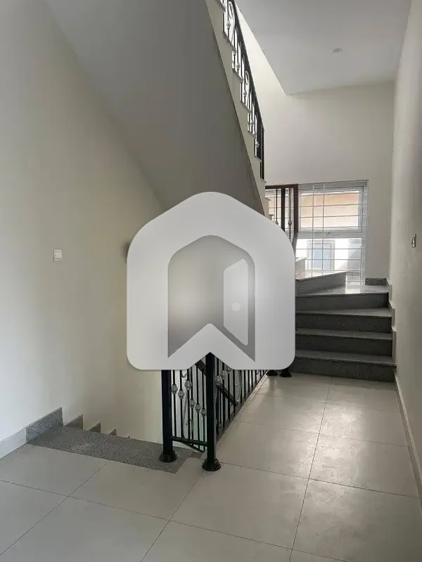 10 Marla Upper Portion, photo 10