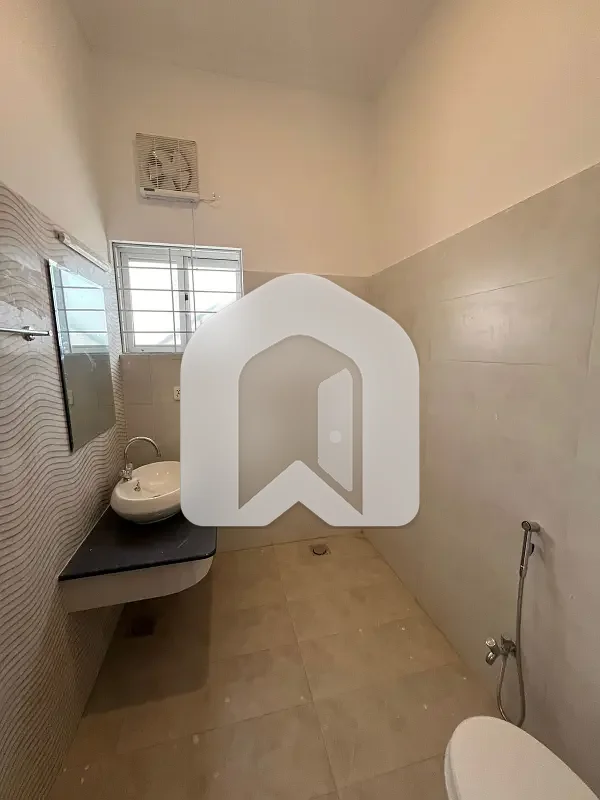 Kanal Upper Portion Available For Rent Best Location Bahria Enclave, photo 7
