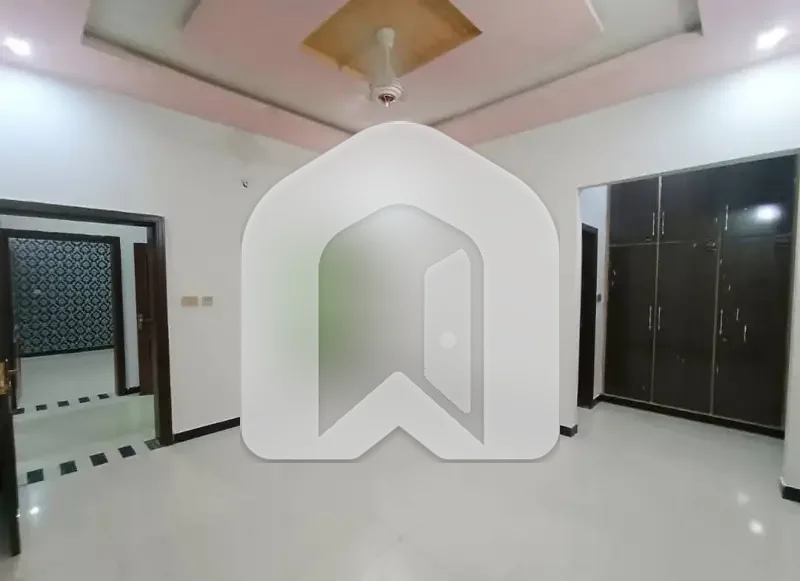 9 Marla Ground Portion. Bedrooms. 3 With Bathrooms. 4 Dining Room TV Launch Kitchen Car Parking This House Available Government Of Pakistan Hiring Purpose Available All Facilities In Life Available, photo 9