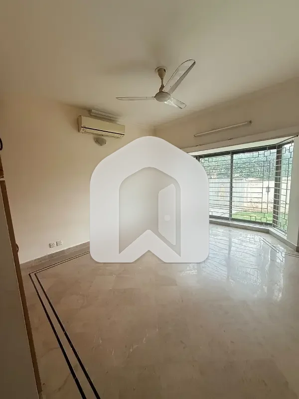 F8 Prime Location 8 Bedrooms Triple Story House For Rent