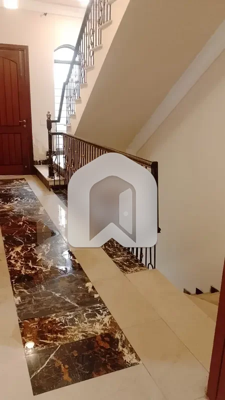 Beautiful Upper Portion For Rent, photo 14
