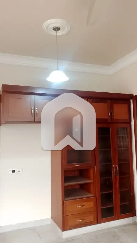 Beautiful Upper Portion For Rent, photo 7