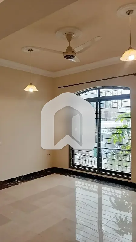 Beautiful Upper Portion For Rent, photo 9