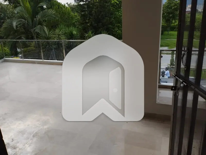 Renovated Beautiful Upper Portion, photo 7