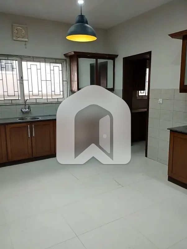 Renovated Beautiful Upper Portion, photo 10