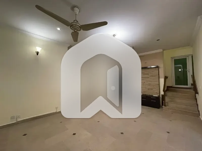 14 Marla Ground + Basement For Rent In I-8/4 Islamabad, photo 9