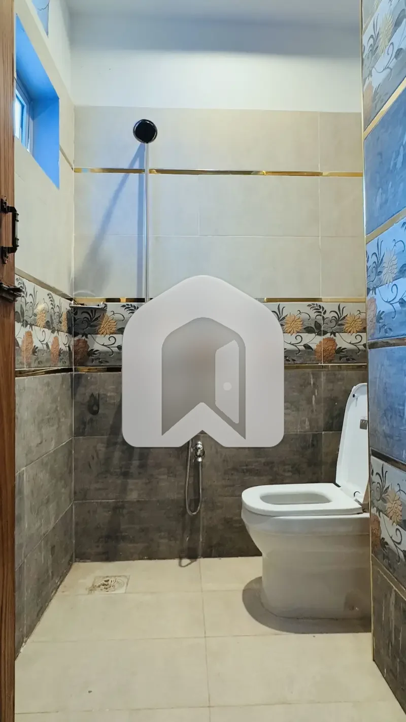 Flat Of 350 Square Feet For Rent In F-17/2, photo 9