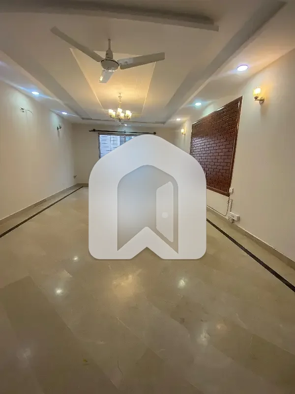Uper portion for rent in D12, photo 2