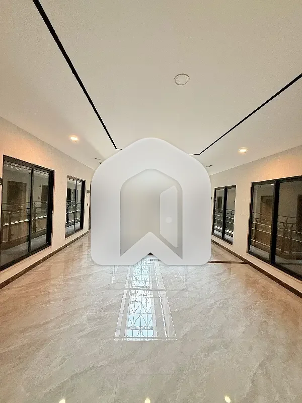 966 Square Feet Flat In Zeta-1 Mall Is Available For Rent
