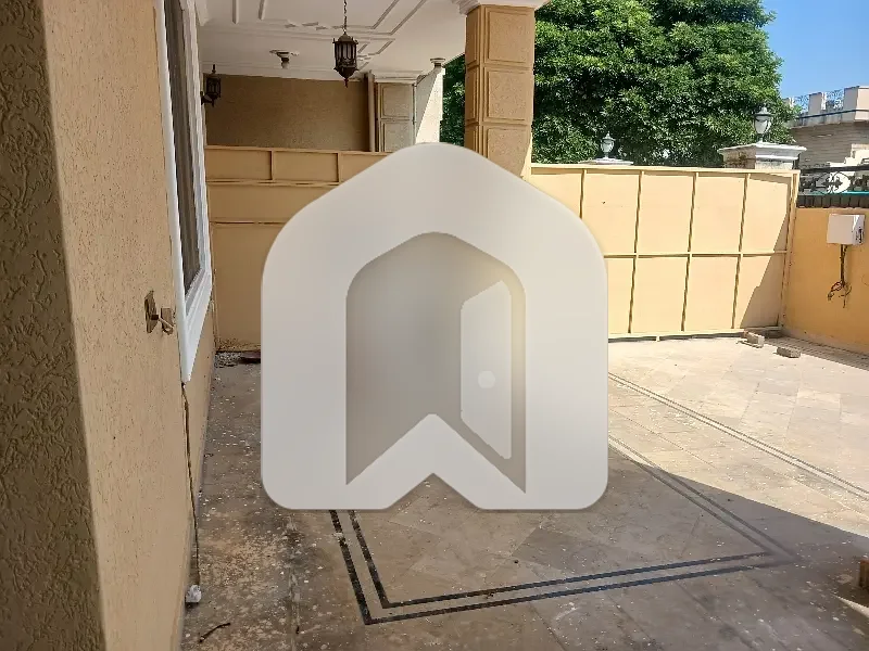 F11 Size 700 Marble Flooring Ground Portion 3beds Rent