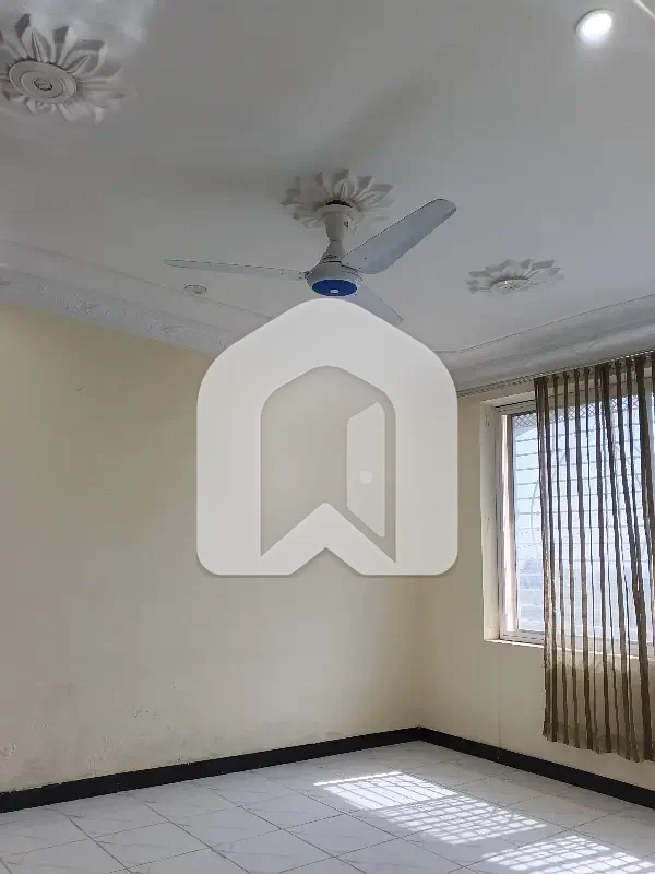 UPPER PORTION AVAILABLE FOR RENT, photo 7
