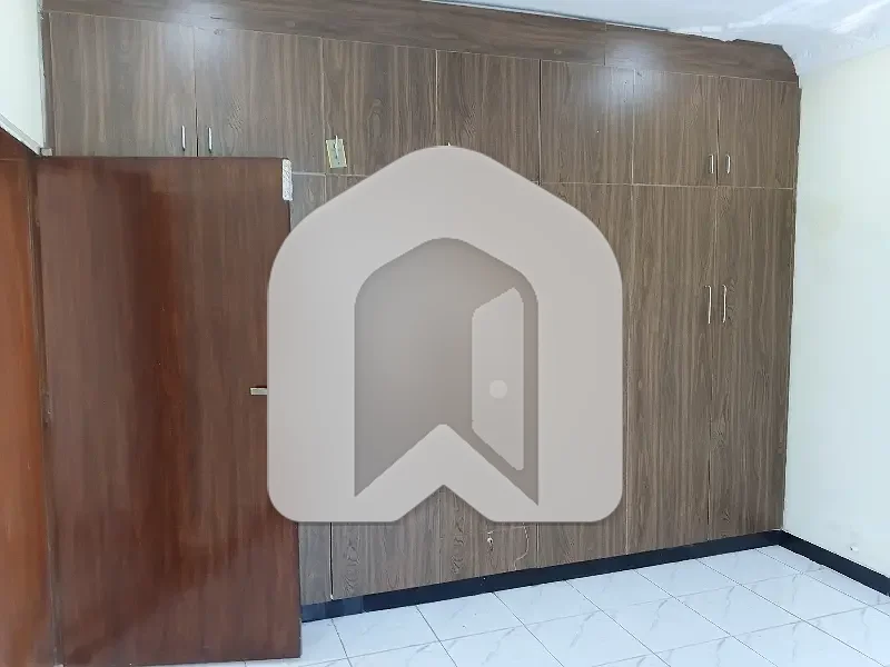 UPPER PORTION AVAILABLE FOR RENT, photo 8