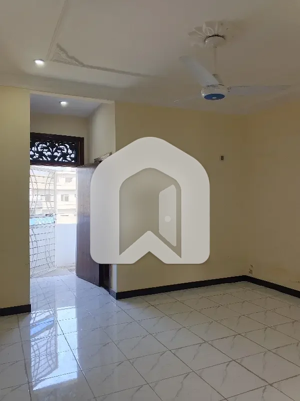 UPPER PORTION AVAILABLE FOR RENT, photo 4