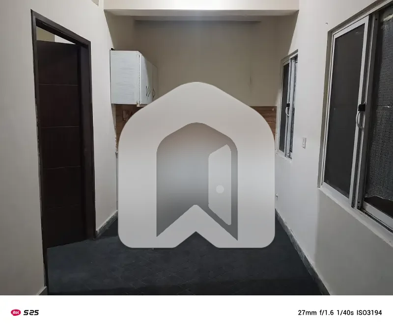 1 Bedroom Unfurnished Apartment Available For Rent In E11 2, photo 2