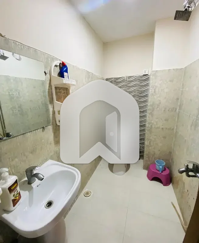 01 BEDROOM LUXURY FURNISHED APARTMENT AVAILABLE FOR RENT AT GULBERG GREEN ISLAMABAD, photo 11