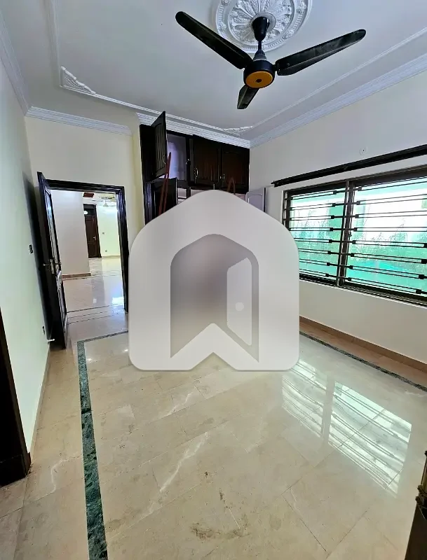 7 Marla Ground Floor Near Kashmir Highway Gas Electric Separate Boring Parking Available G-13/1, photo 7