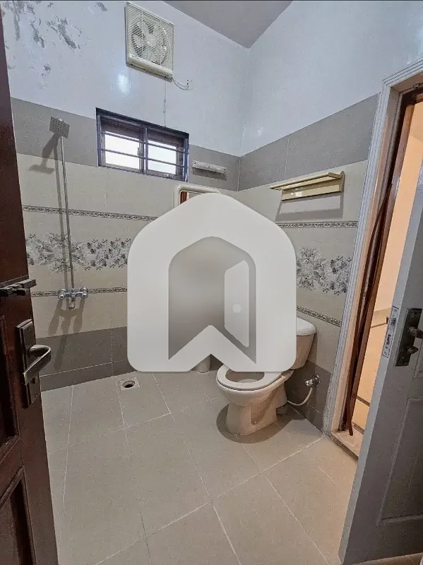 7 Marla Ground Floor Near Kashmir Highway Gas Electric Separate Boring Parking Available G-13/1, photo 16