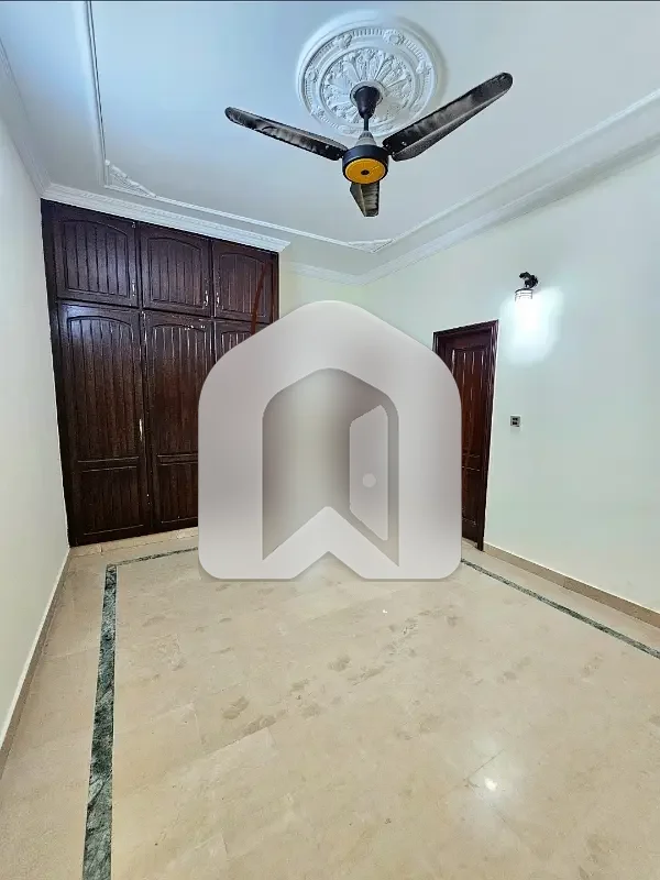 7 Marla Ground Floor Near Kashmir Highway Gas Electric Separate Boring Parking Available G-13/1, photo 11