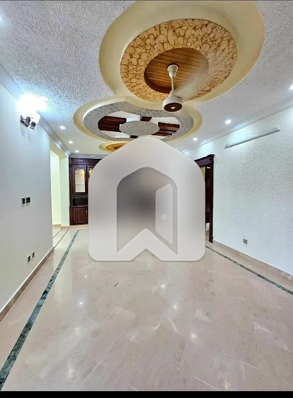 7 Marla Ground Floor Near Kashmir Highway Gas Electric Separate Boring Parking Available G-13/1, photo 9