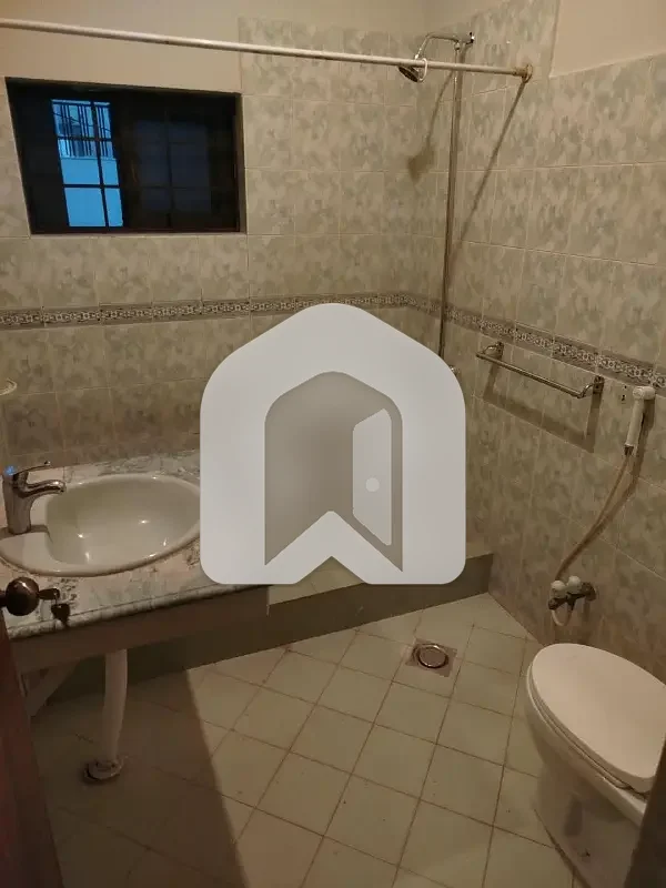 uper portion for rent 3 Bed 3 Bath TV lounge DD Marble flooring servent room bath kitchen, photo 10