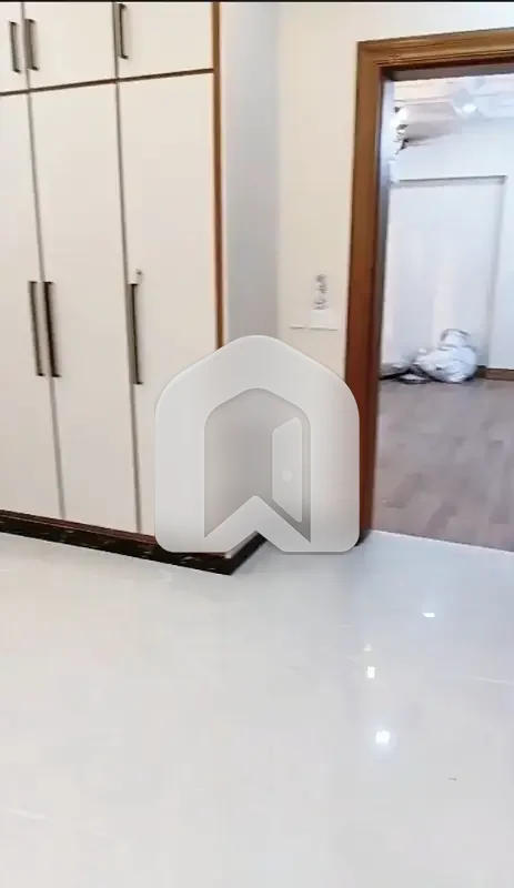 10 Marla Upper Portion Available For Rent., photo 10