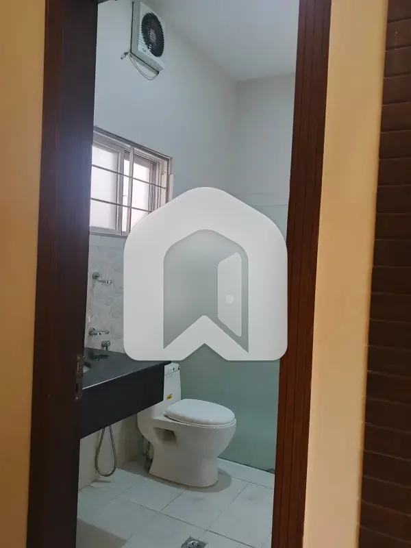 666 Sq. Yards Luxurious Independent Upper Portion for Rent in F11 Islamabad, photo 7
