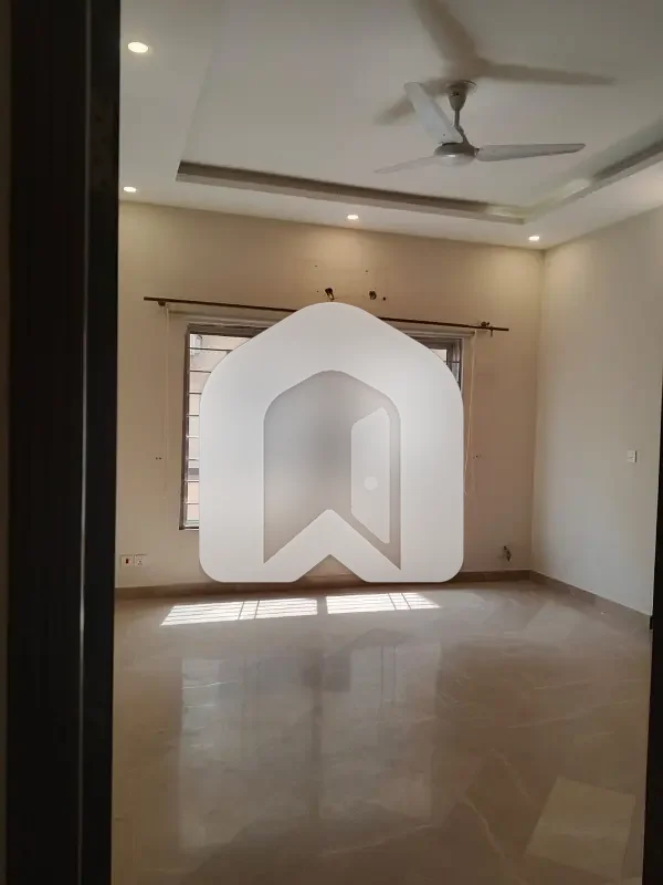 666 Sq. Yards Luxurious Independent Upper Portion for Rent in F11 Islamabad, photo 13